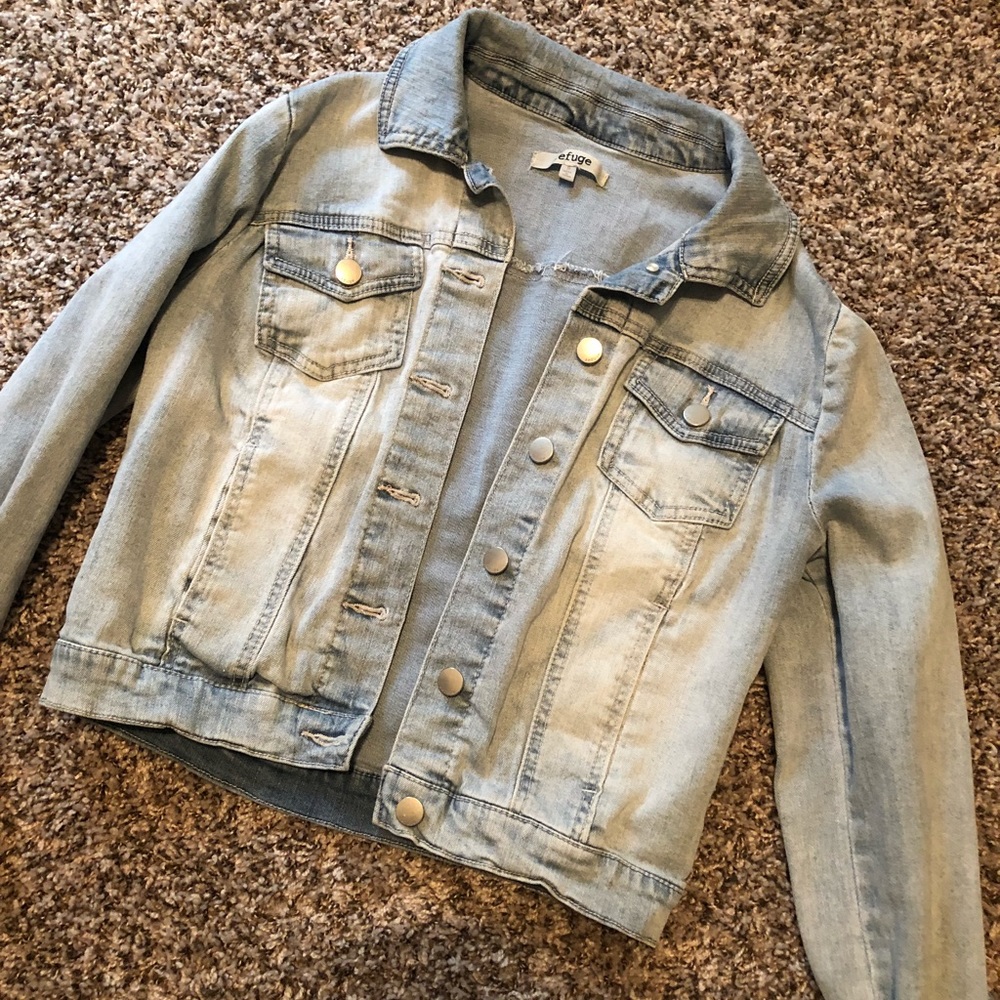 Light denim jean jacket